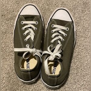 Converse, olive green